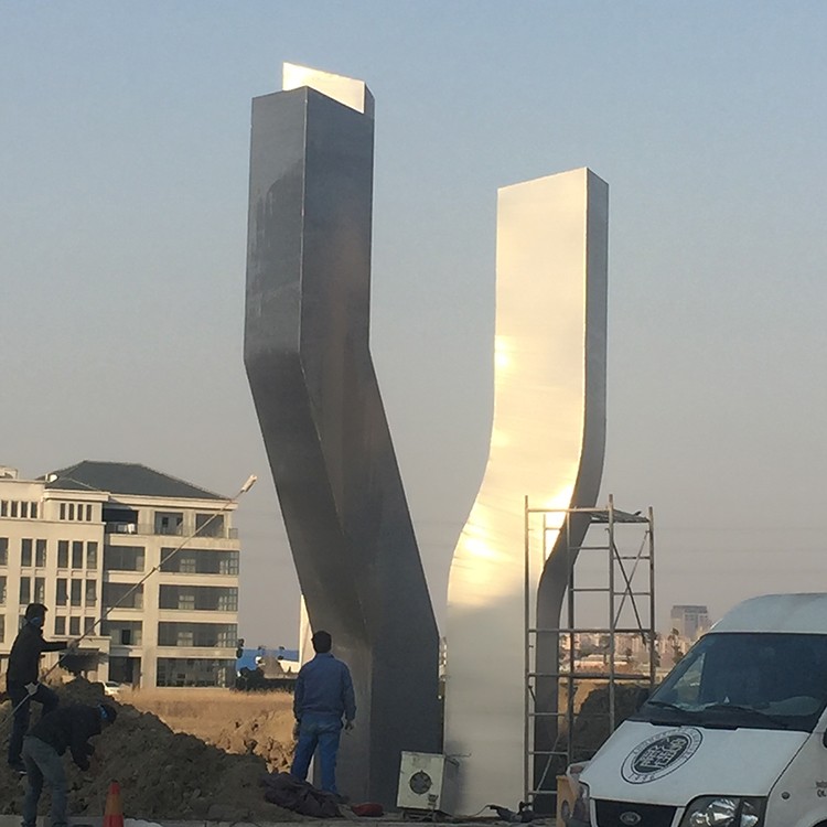 雅安怎么有效防止玻璃鋼雕塑老化褪色？