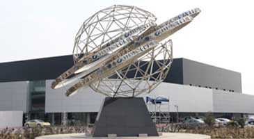 不銹鋼雕塑如何體現(xiàn)其公共性?