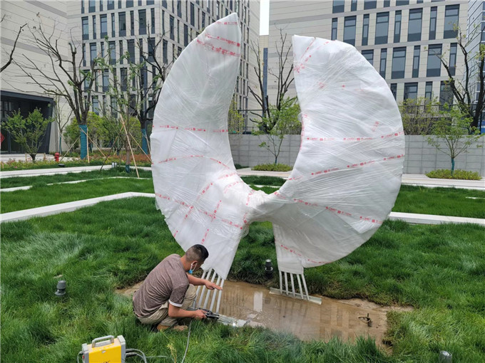 綠色生態雕塑的材料選擇有哪些常見的可再生材料?