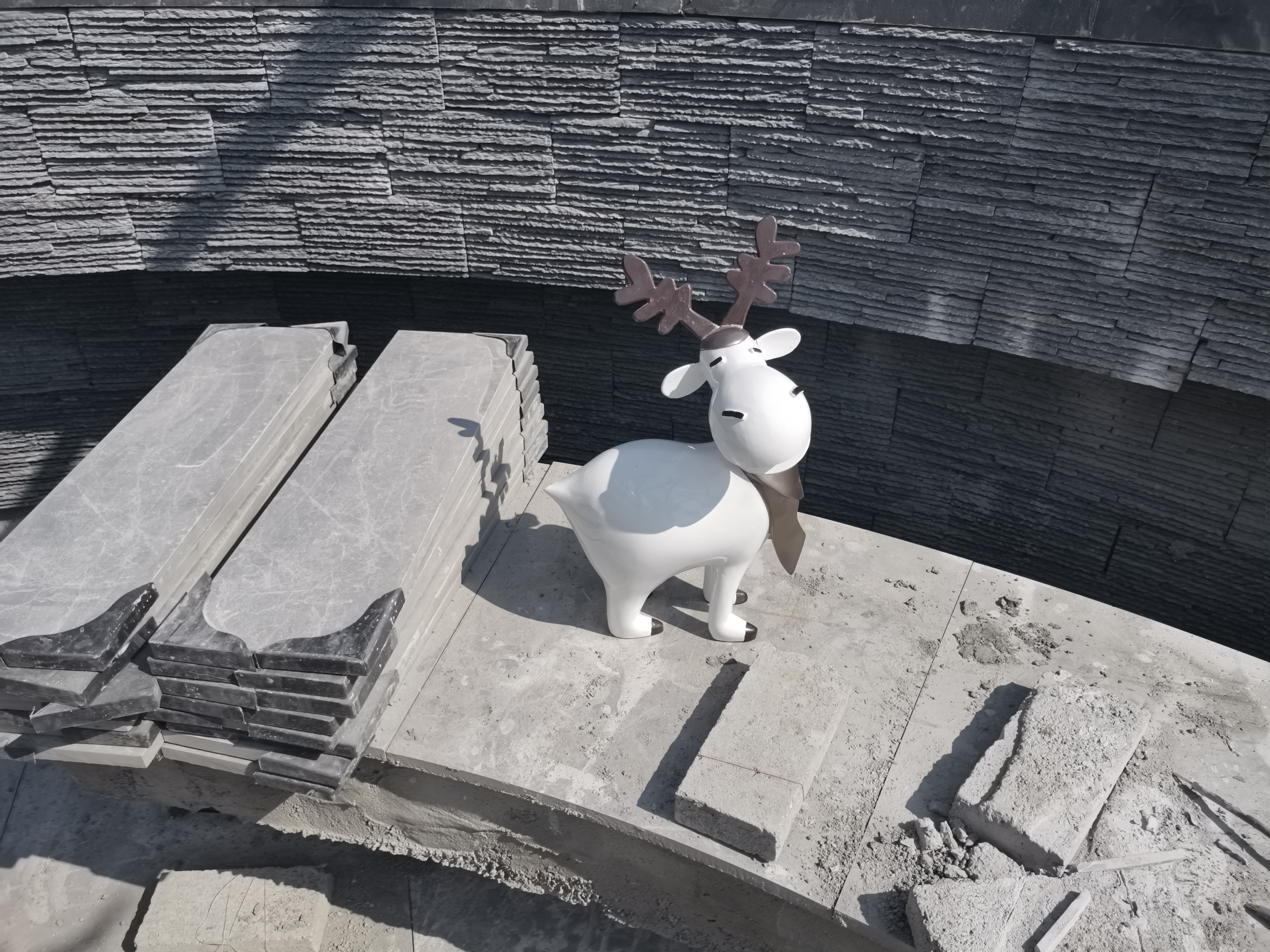 眾象雕塑 · 玻璃鋼雕塑怎么維護(hù)?