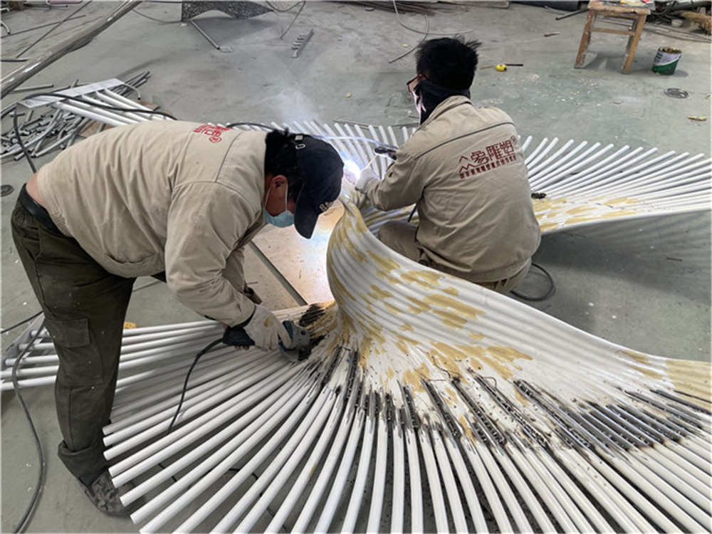 耐腐蝕的無錫不銹鋼雕塑怎么樣?